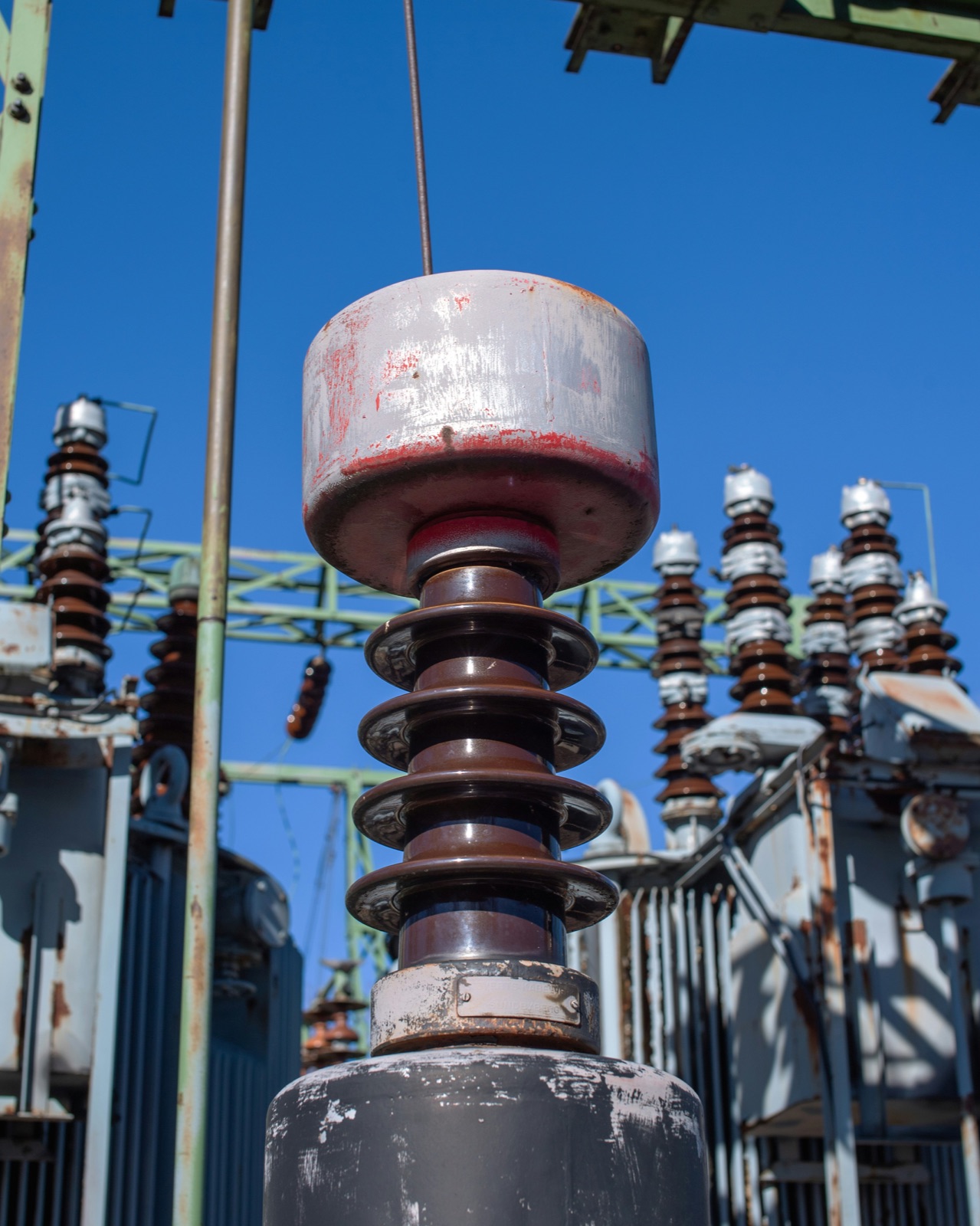 Ceramic insulators sealed with Epo-Weld™ HTSS for dielectric protection